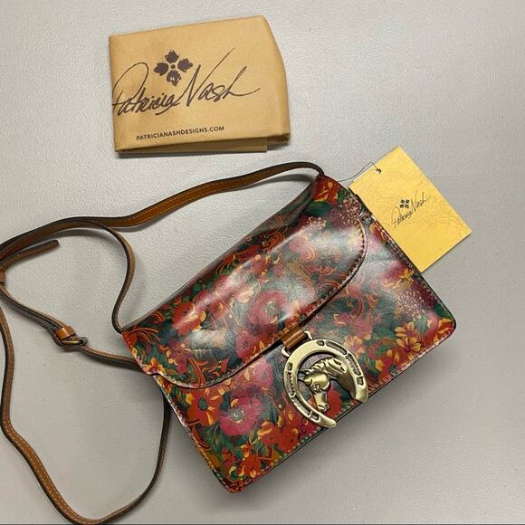 Patricia Nash Rustic Nature Laurentina Floral Crossbody Purse Horse Shoe Emblem